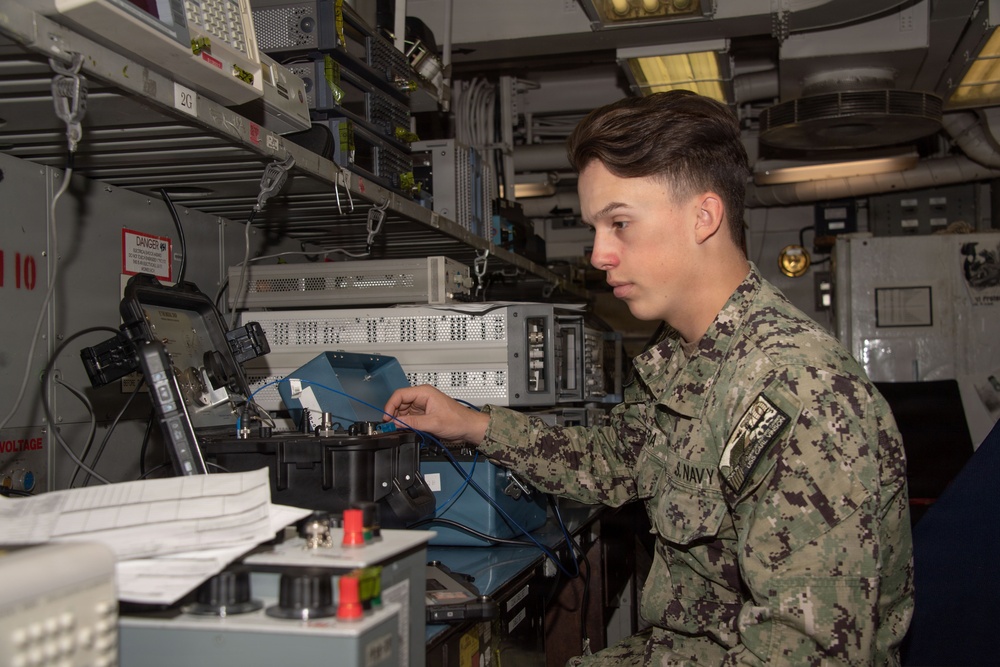 USS Carl Vinson (CVN 70) Daily Operations