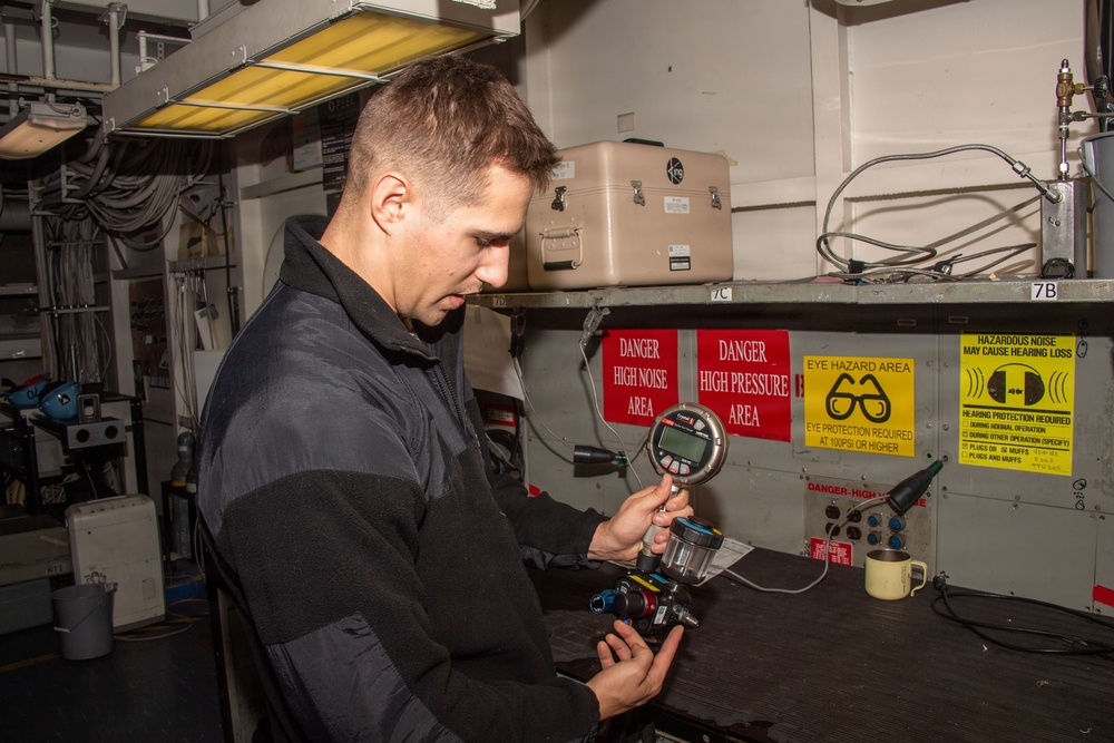 USS Carl Vinson (CVN 70) Daily Operations