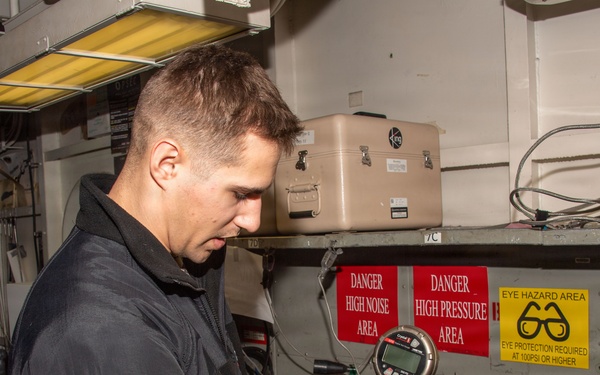 USS Carl Vinson (CVN 70) Daily Operations