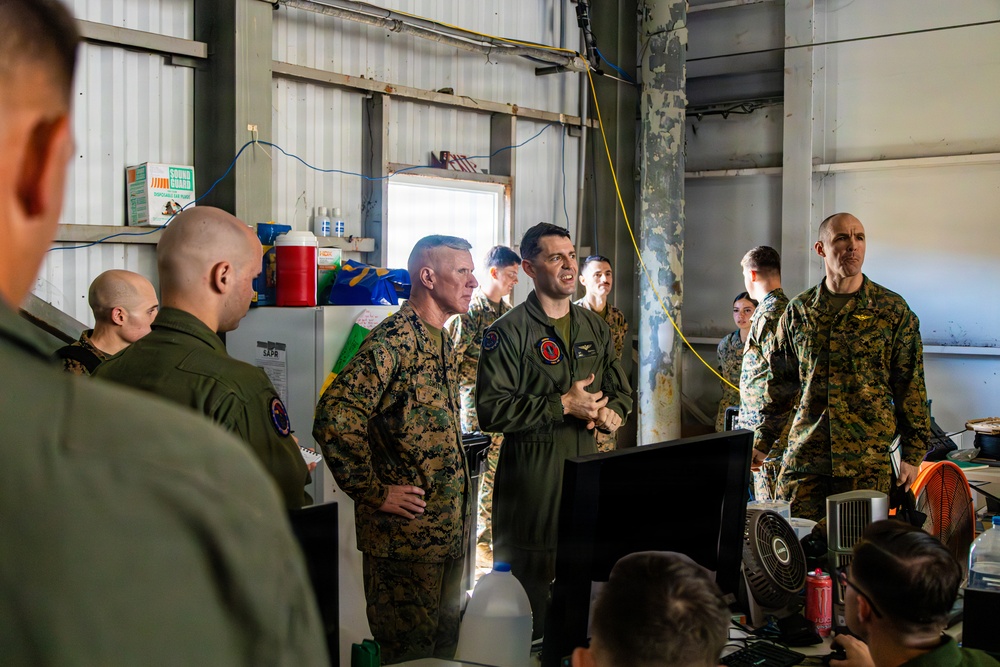 The Commandant, Gen. Eric M. Smith visits VMFA-225 and the 22nd MEU