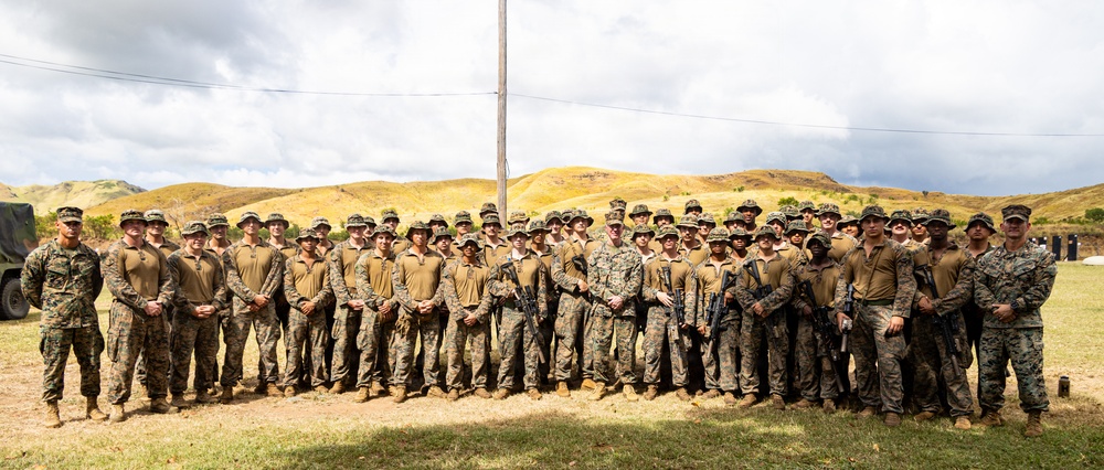 The Commandant, Gen. Eric M. Smith visits VMFA-225 and the 22nd MEU