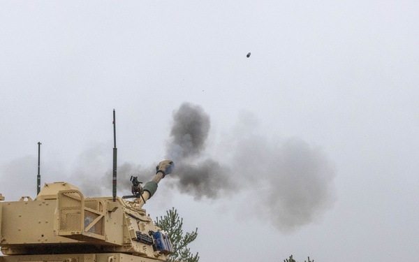 Soldiers fire M109A7 Paladin during Table 12 qualifications in Latvia