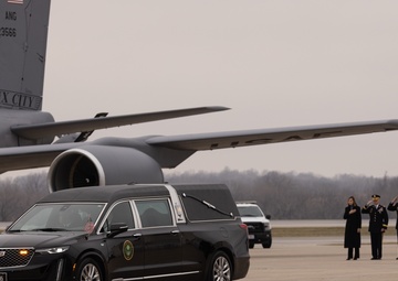 Iowa leaders observe honorable transfer of Iowa National Guardsmen