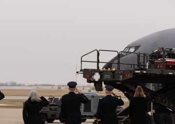 Iowa leaders observe honorable transfer of fallen Iowa National Guard Soldiers