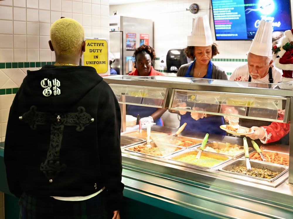 552nd Air Control Wing host Christmas Lunch