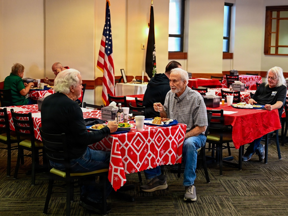 552nd Air Control Wing host Christmas Lunch
