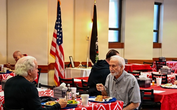 552nd Air Control Wing host Christmas Lunch