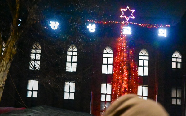 Raiders Ruck Holiday Cheer to Local Orphanage