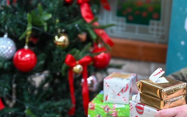 Raiders Ruck Holiday Cheer to Local Orphanage