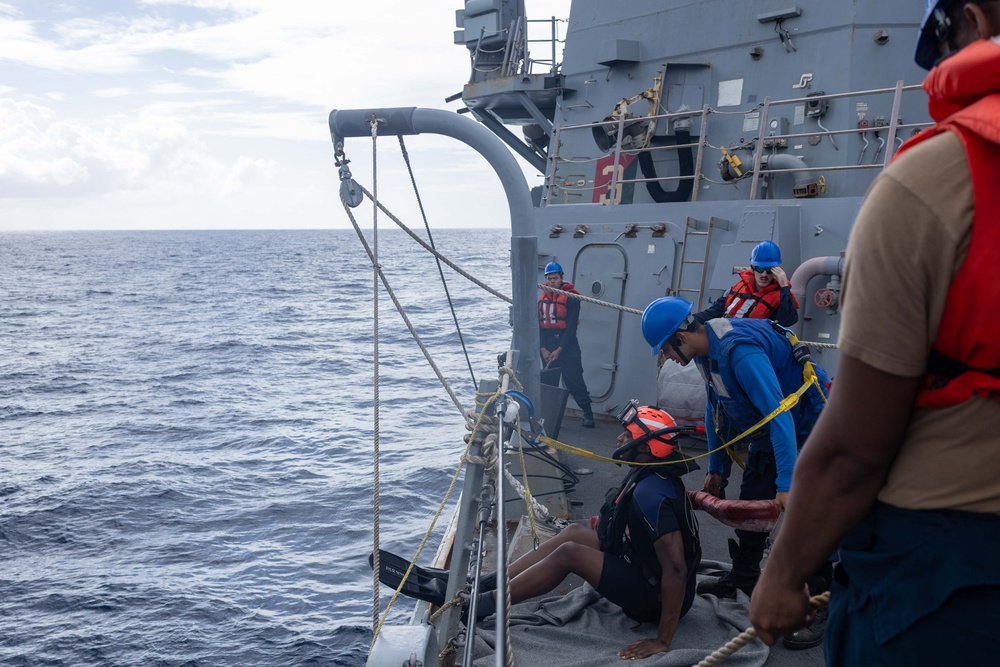 USS Thomas Hudner (DDG 116) Conducts Search and Rescue Drills