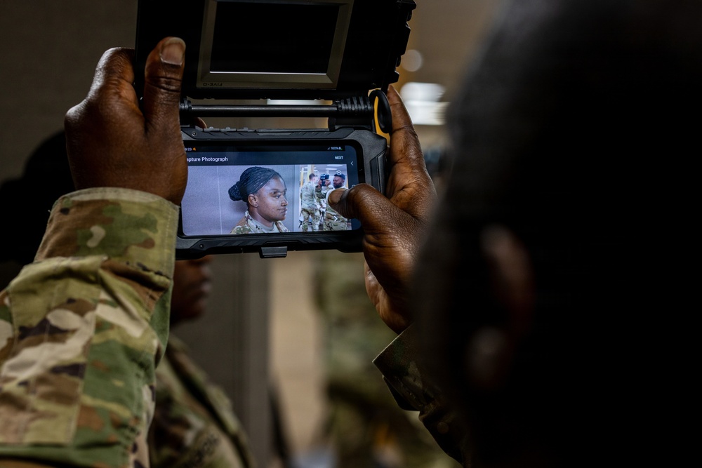 Military Police Train on Javelin: Mobile Biometric Collection