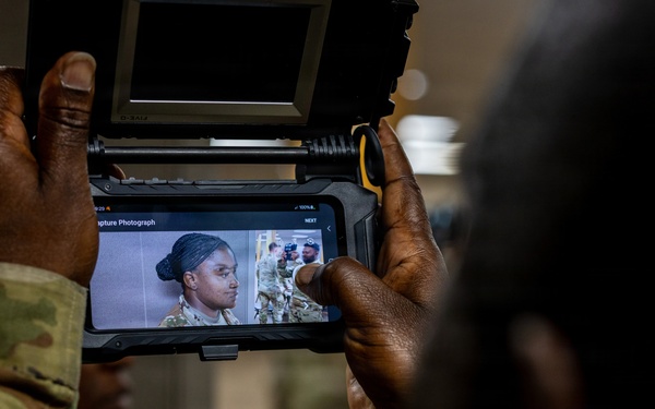 Military Police Train on Javelin: Mobile Biometric Collection