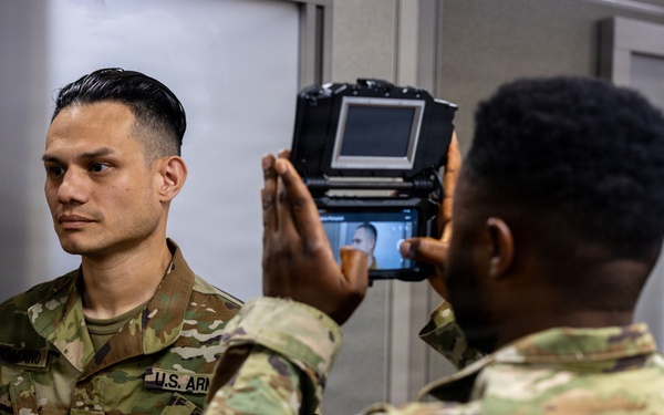 Military Police Train on Javelin: Mobile Biometric Collection