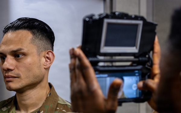 Military Police Train on Javelin: Mobile Biometric Collection