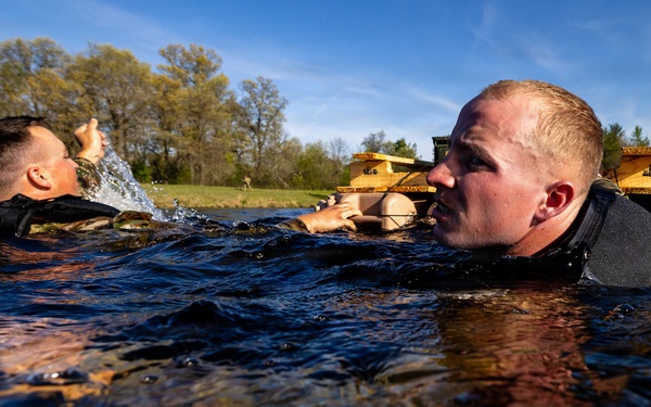 USARC Best Squad Competition Water Casulaty Evacuation