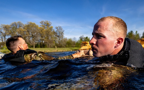 USARC Best Squad Competition Water Casulaty Evacuation