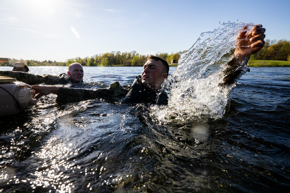 USARC Best Squad Competition Water Casulaty Evacuation
