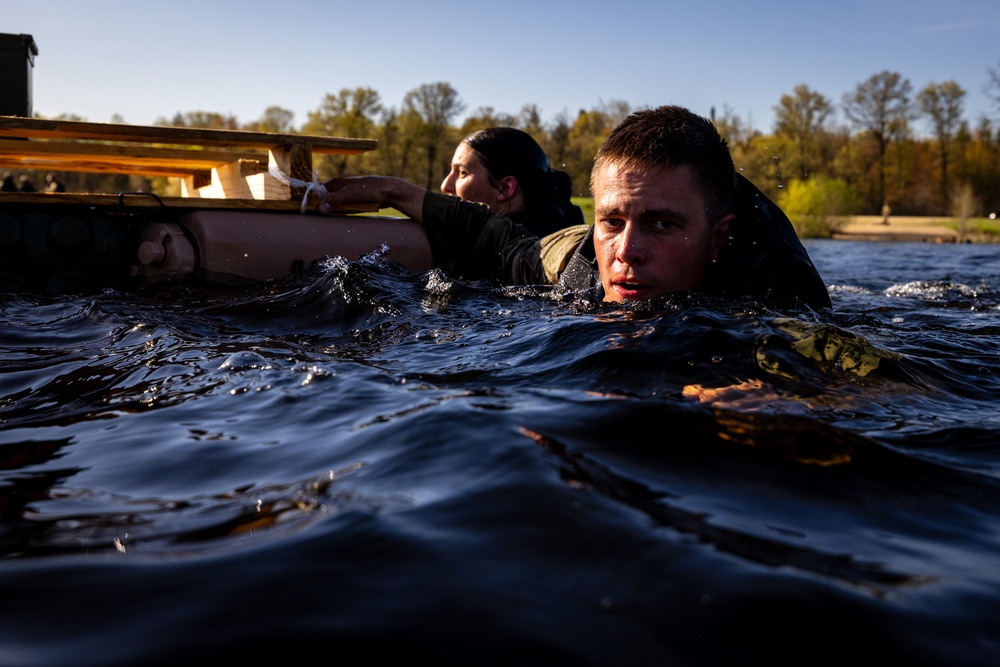 USARC Best Squad Competition Water Casulaty Evacuation