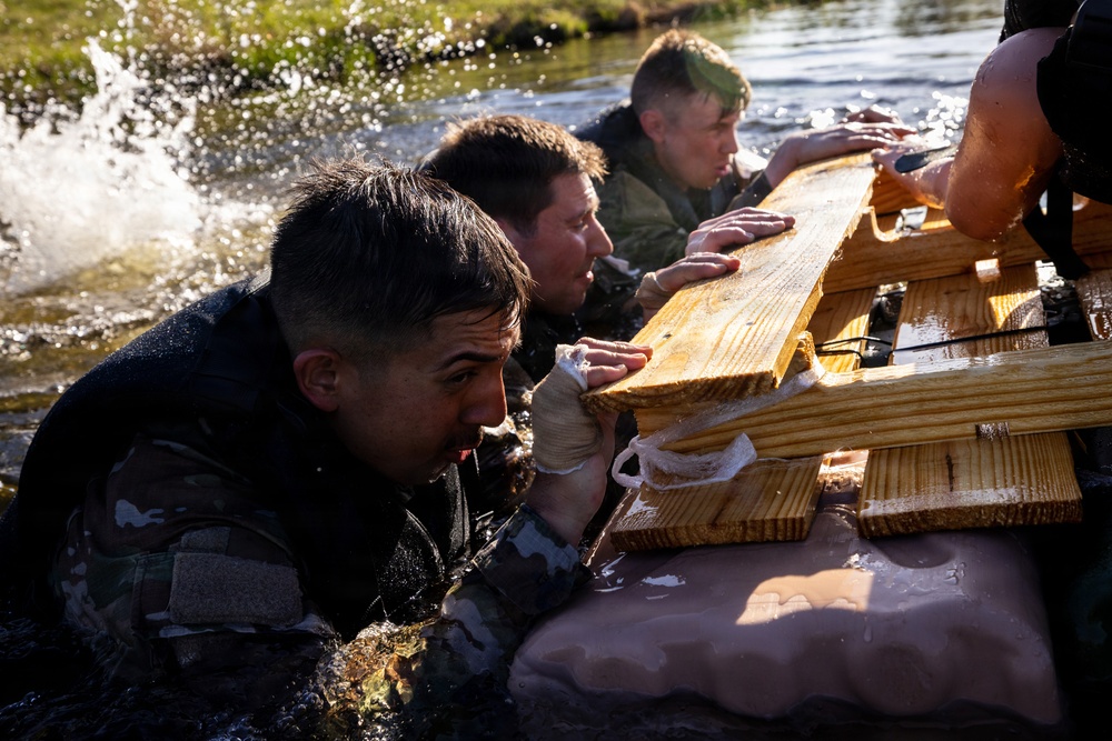 USARC Best Squad Competition Water Casulaty Evacuation