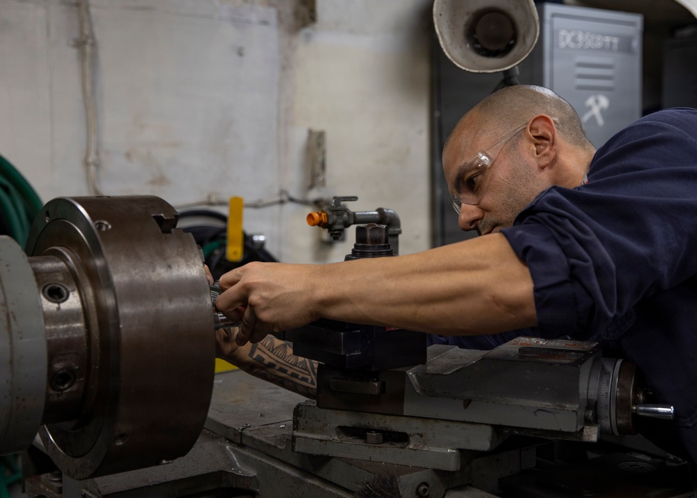 USS Winston S. Churchill (DDG 81) Routine Maintenance