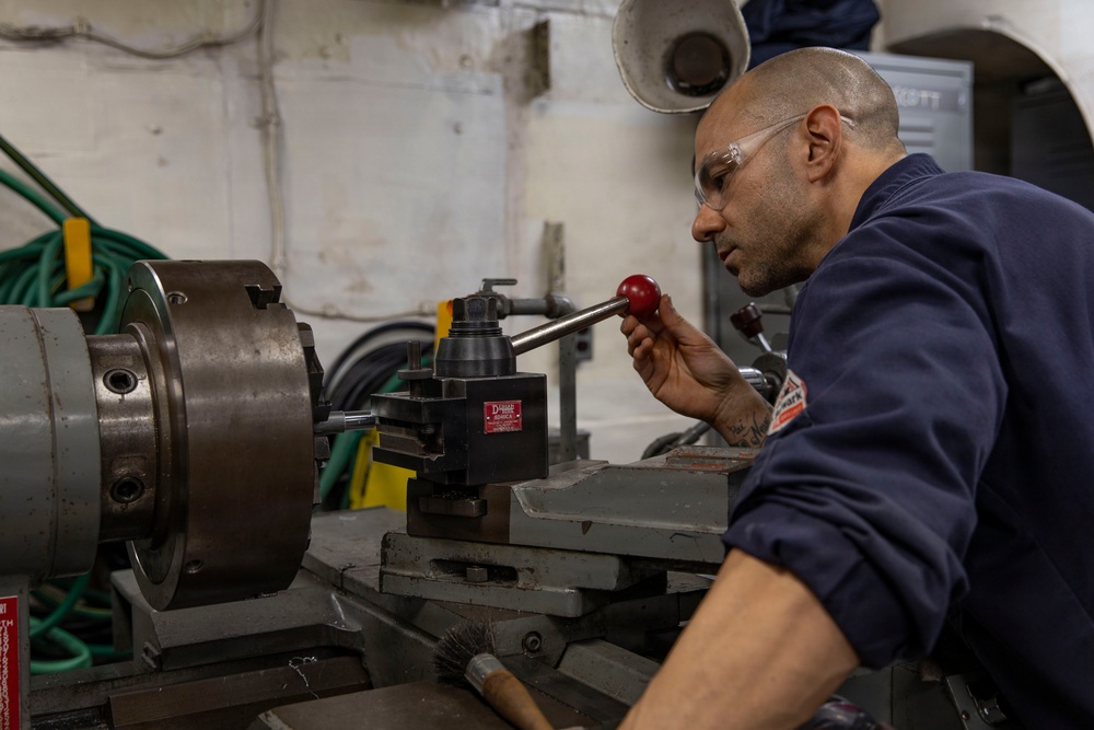 USS Winston S. Churchill (DDG 81) Routine Maintenance
