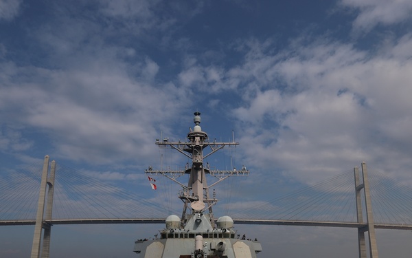 USS McFaul Transits Suez Canal