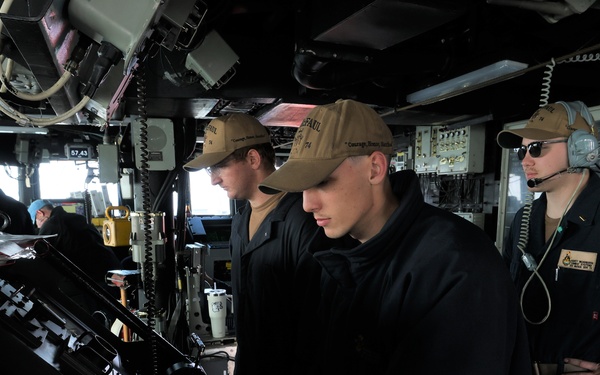 USS McFaul Transits Suez Canal