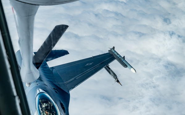 909th ARS: Strength in every connection