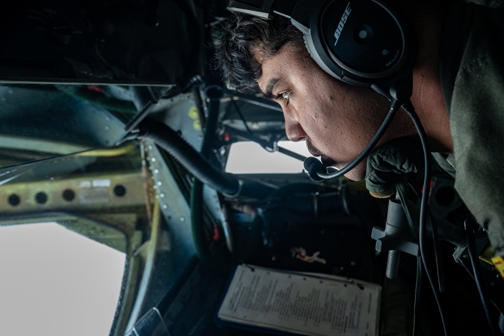 909th ARS: Strength in every connection