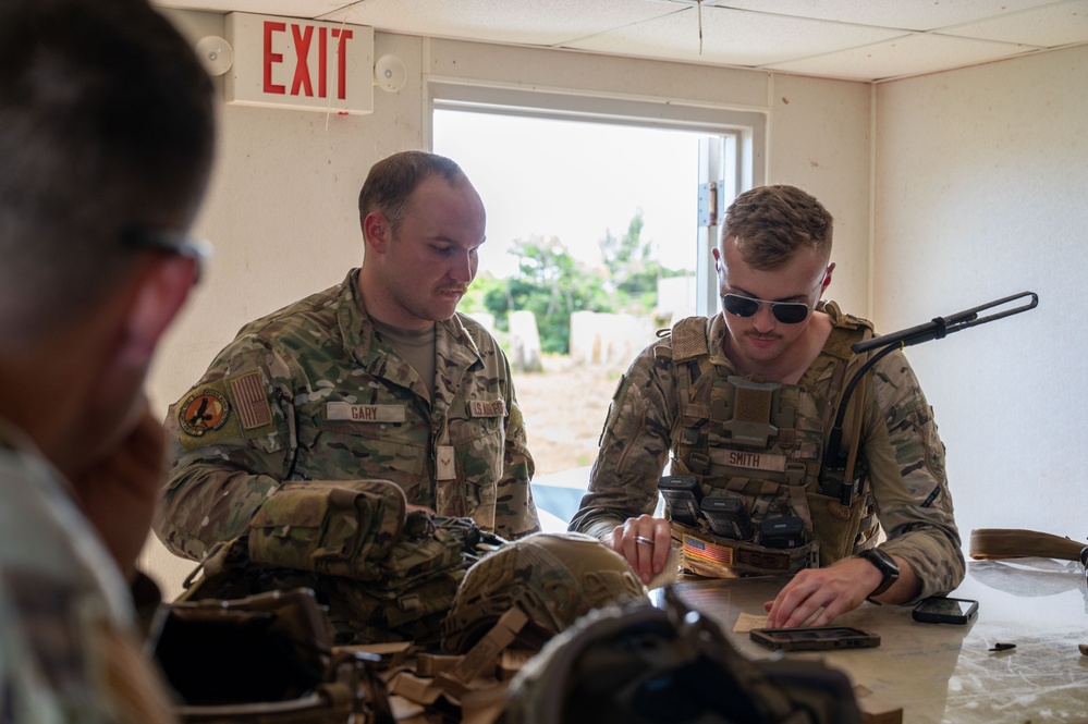 Exercise FISGA RAIN 2025 participants conduct security operations