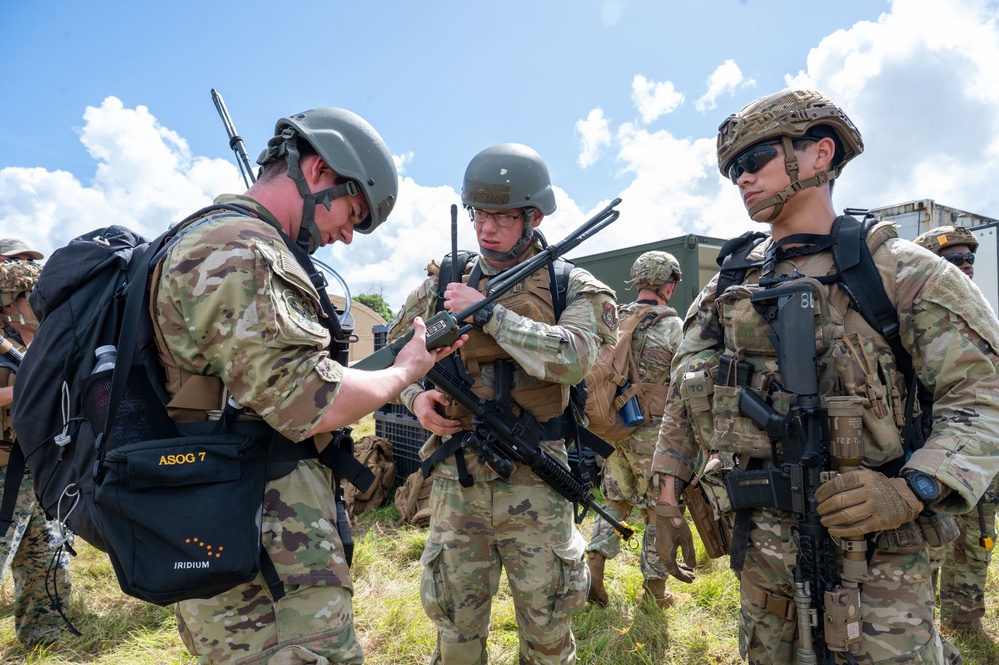 Exercise FISGA RAIN 2025 participants conduct security operations