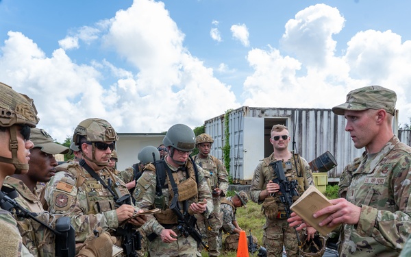 Exercise FISGA RAIN 2025 participants conduct security operations