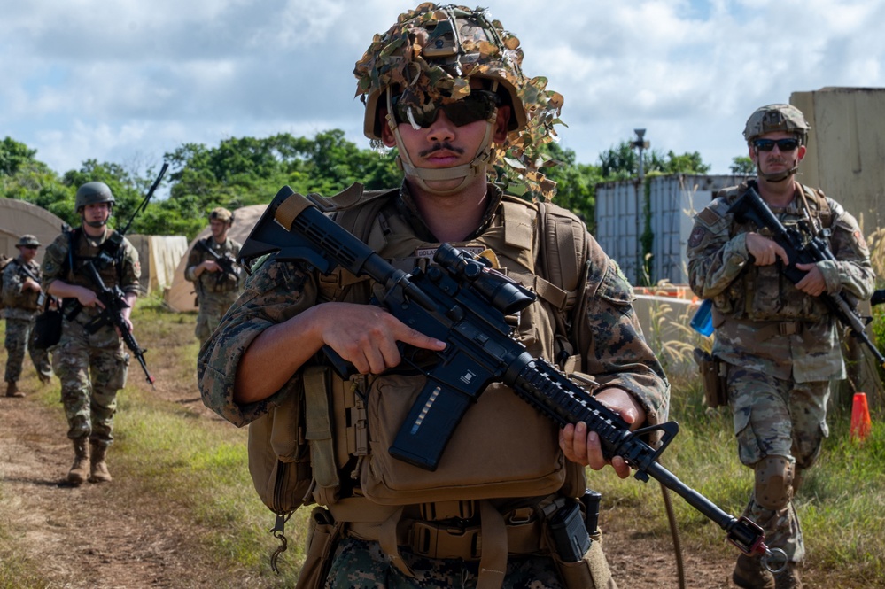 Exercise FISGA RAIN 2025 participants conduct security operations