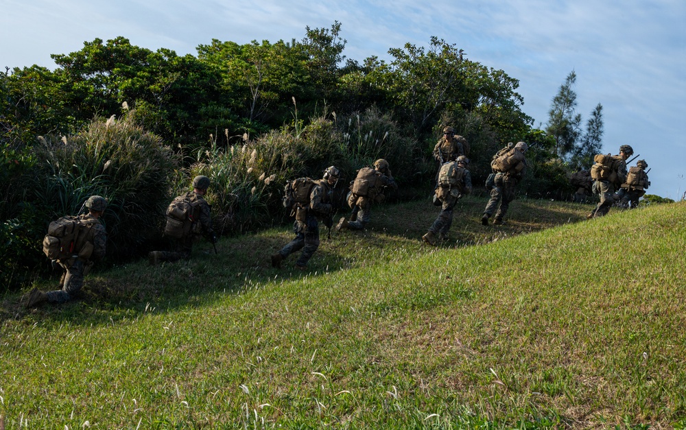 31st MEU Lima Co. conducts simulated Helo Raid