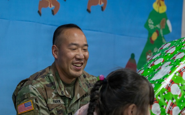 Making Holiday Wishes Come True at Samsungwon in Gumi!