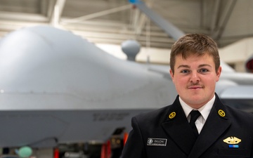 174th Attack Wing hosts United States Merchant Marine Academy Midshipman for Fall Internship