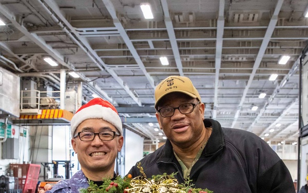 George Washington Exchanges Gifts With JS Izumo