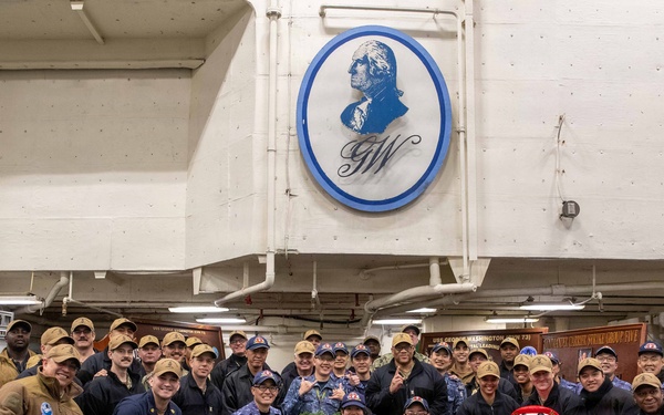 George Washington Exchanges Gifts With JS Izumo