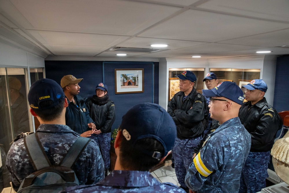 George Washington Exchanges Gifts With JS Izumo