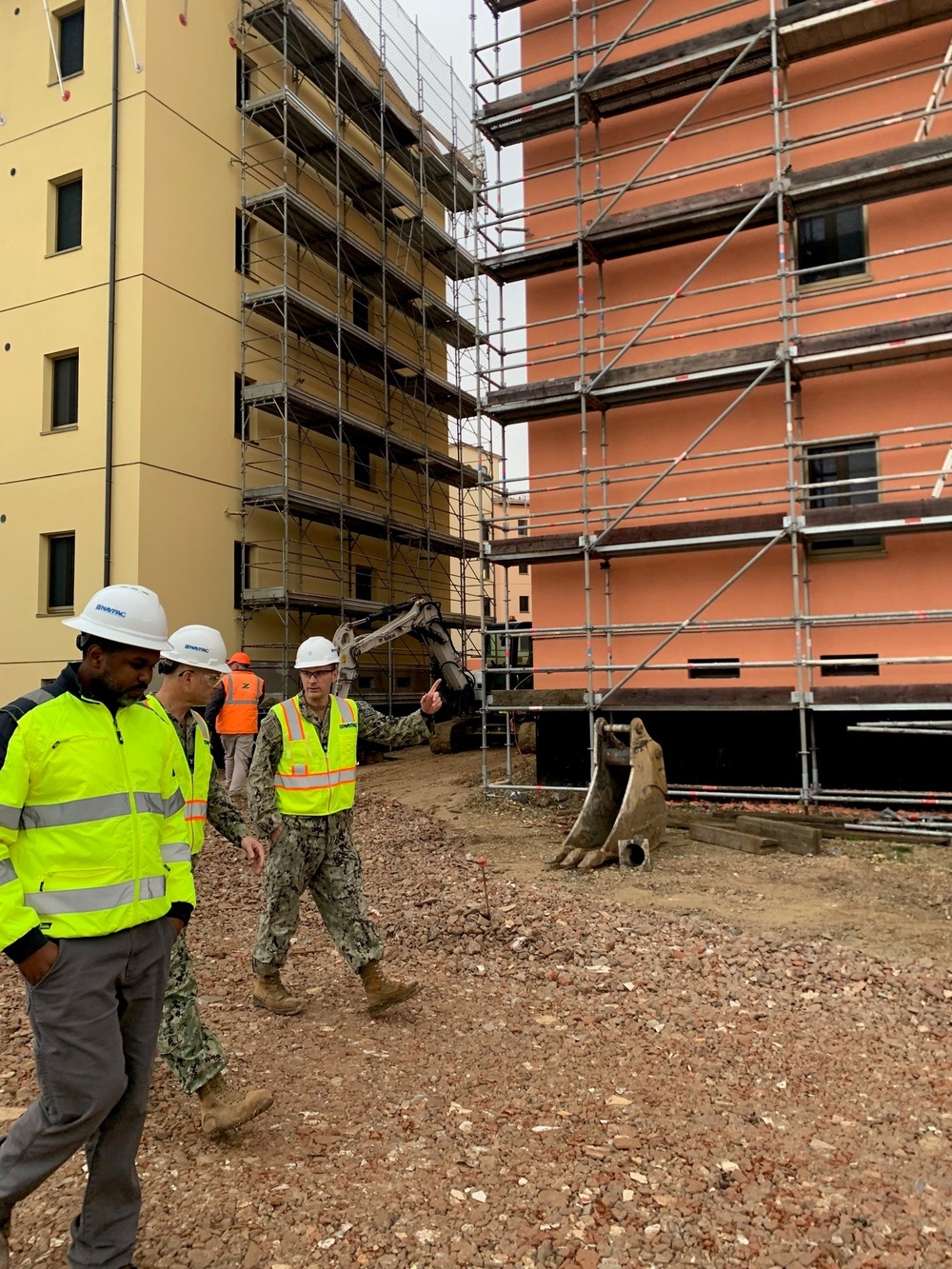 NAVFAC EURAFCENT Commanding Officer Visits ROICC Northern Italy
