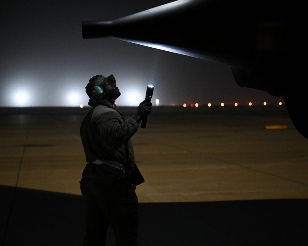 U.S. Unleashes Massive Strike against ISIS in Syria