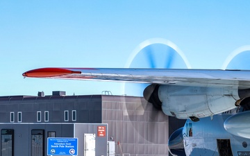 109AW LC-130 Operates at South Pole Station