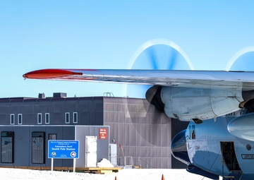 109AW LC-130 Operates at South Pole Station