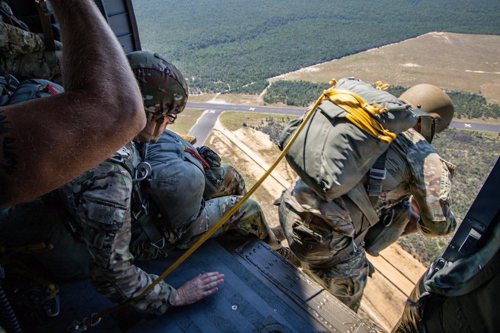 UH-60 during Airborne operation
