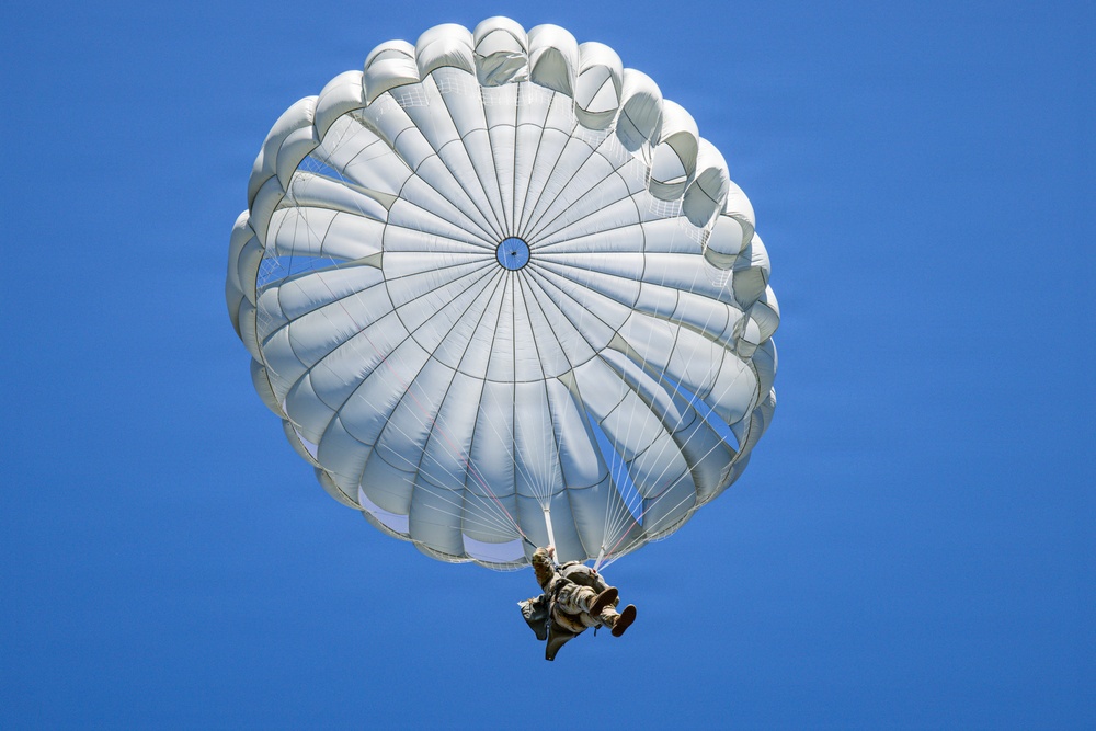 UH-60 during Airborne training operation