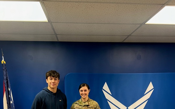 Ohio Air National Guard recruiter has most enlistments nationwide