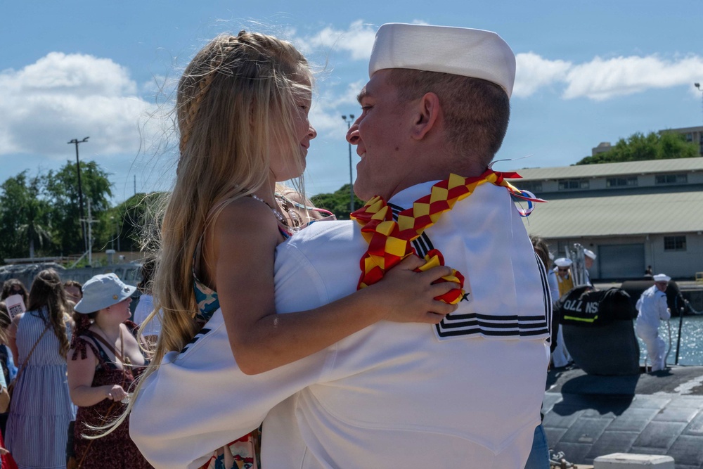 USS Tucson (SSN 770) returns home from Deployment