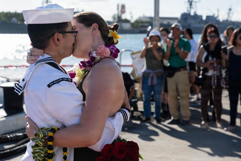 USS Missouri (SSN 780) returns home from Deployment