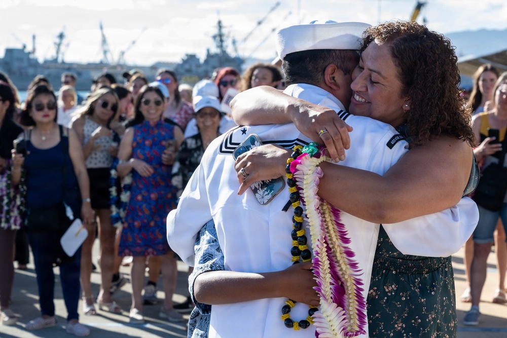 USS Missouri (SSN 780) returns home from Deployment