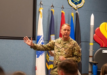 Beale Airmen Demonstrate Wing Capabilities During 16th AF Command Chief’s First Visit